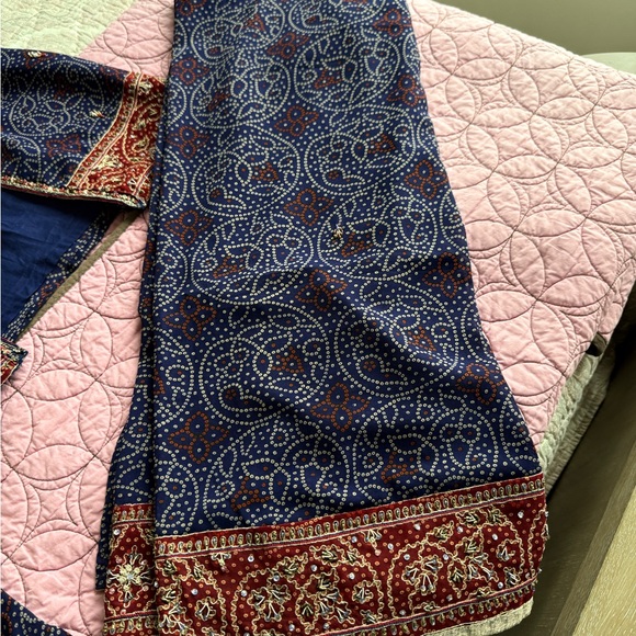 Embroidered Blue and Red Sleeveless palazzo suit - Picture 7 of 7